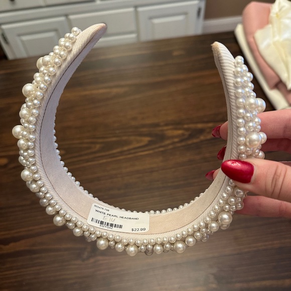 Pearl Headband - Picture 4 of 6